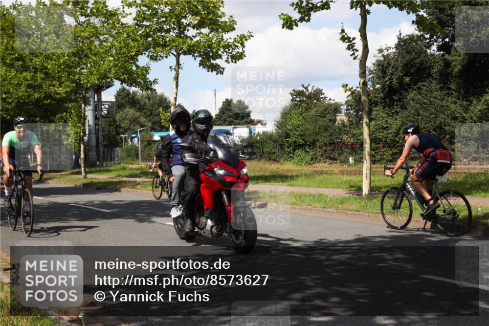 10.08.2025 - GEWOBA Citytriathlon Bremen Yannick Fuchs http://msf.ph/oto/8573627 10.08.2025 13:05:46 Radfahren 573, 615, 616, 627, 630, 746, 767, 793, 809, 857, 876, 897, 981 meine-sportfotos.de