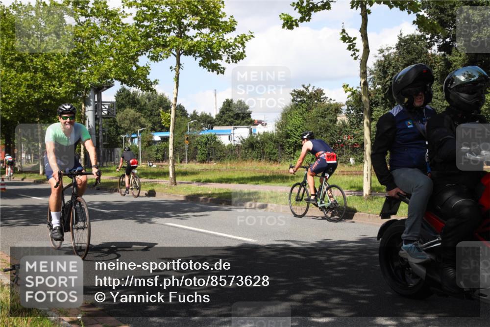 10.08.2025 - GEWOBA Citytriathlon Bremen Yannick Fuchs http://msf.ph/oto/8573628 10.08.2025 13:05:46 Radfahren 573, 615, 616, 627, 630, 746, 767, 793, 809, 857, 876, 897, 981 meine-sportfotos.de