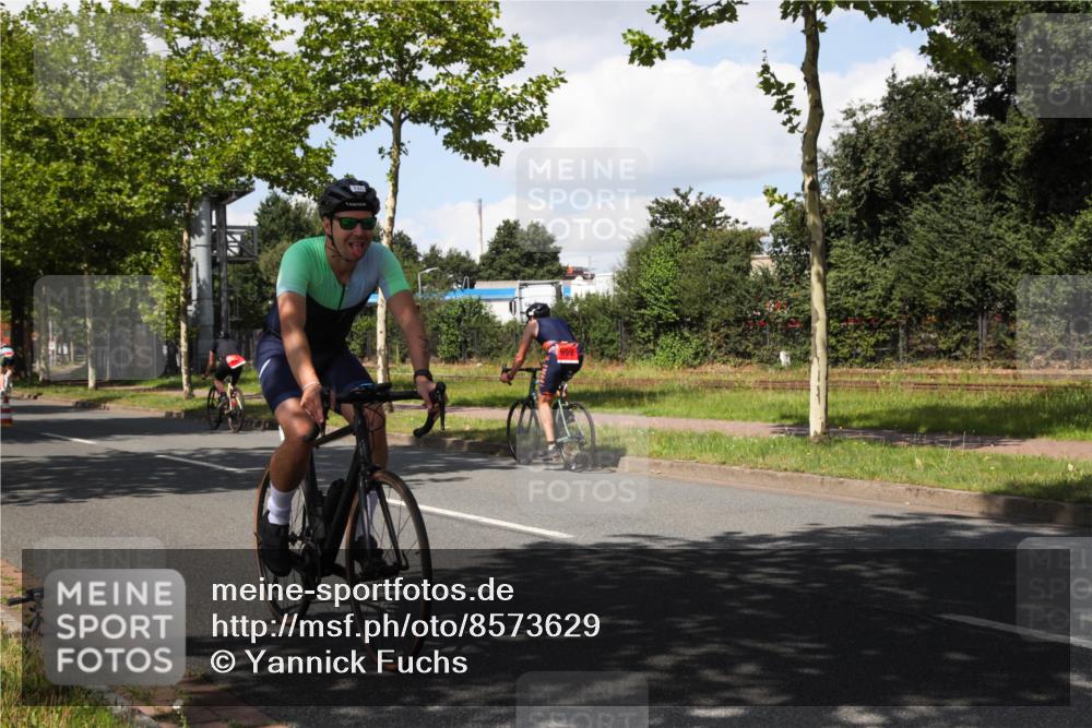 10.08.2025 - GEWOBA Citytriathlon Bremen Yannick Fuchs http://msf.ph/oto/8573629 10.08.2025 13:05:46 Radfahren 573, 615, 616, 627, 630, 746, 767, 793, 809, 857, 876, 897, 981 meine-sportfotos.de