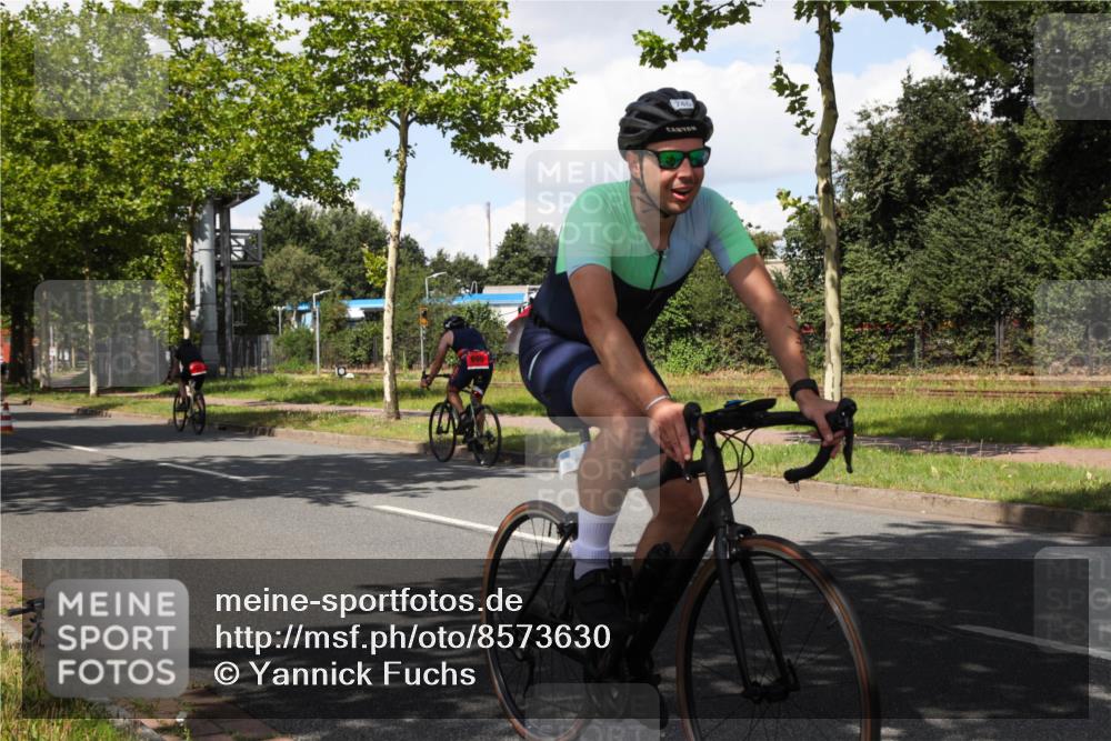 10.08.2025 - GEWOBA Citytriathlon Bremen Yannick Fuchs http://msf.ph/oto/8573630 10.08.2025 13:05:47 Radfahren 573, 615, 616, 627, 630, 746, 767, 793, 809, 857, 876, 897, 981 meine-sportfotos.de