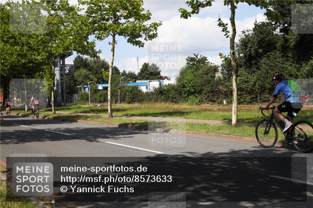 10.08.2025 - GEWOBA Citytriathlon Bremen Yannick Fuchs http://msf.ph/oto/8573633 10.08.2025 13:05:48 Radfahren 573, 615, 616, 627, 630, 746, 767, 793, 809, 857, 876, 897, 981 meine-sportfotos.de