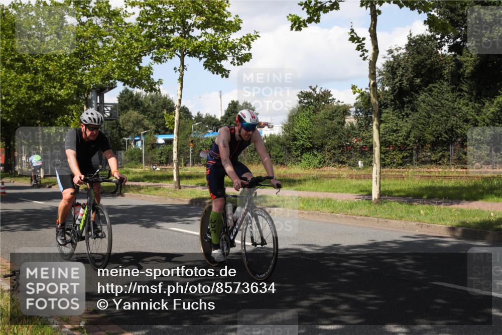 10.08.2025 - GEWOBA Citytriathlon Bremen Yannick Fuchs http://msf.ph/oto/8573634 10.08.2025 13:05:52 Radfahren 573, 616, 630, 746, 767, 793, 857, 948, 981 meine-sportfotos.de
