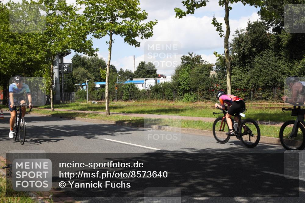 10.08.2025 - GEWOBA Citytriathlon Bremen Yannick Fuchs http://msf.ph/oto/8573640 10.08.2025 13:05:56 Radfahren 573, 616, 630, 767, 793, 857, 918, 948, 981 meine-sportfotos.de