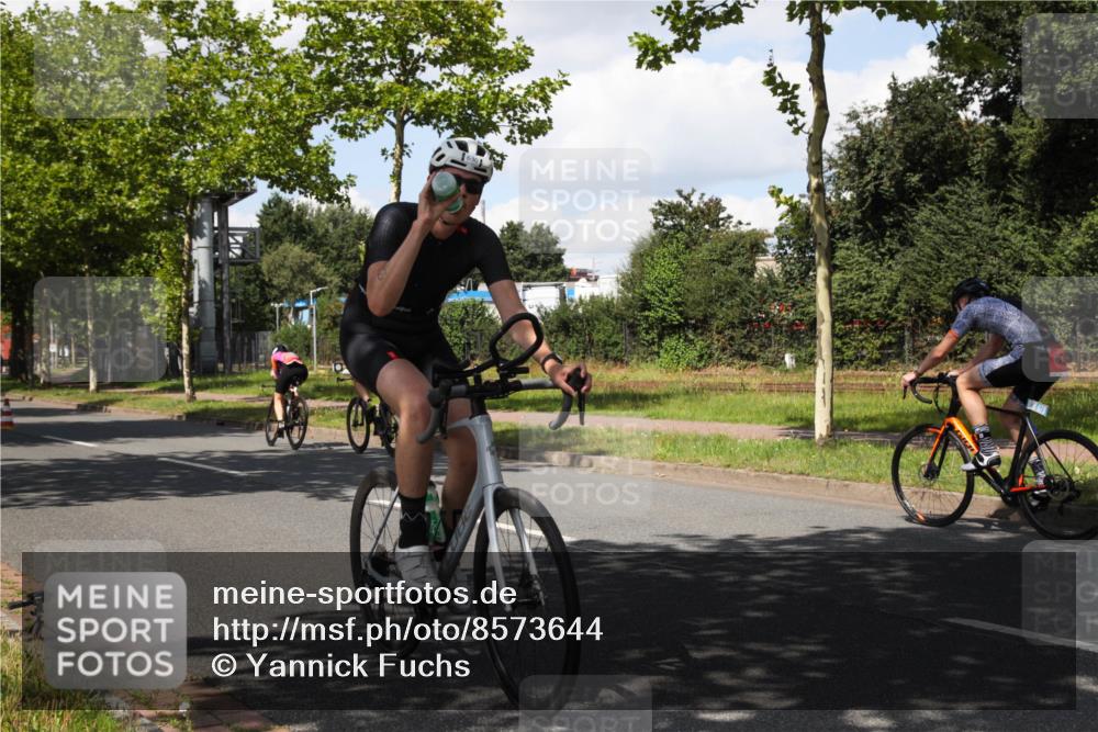10.08.2025 - GEWOBA Citytriathlon Bremen Yannick Fuchs http://msf.ph/oto/8573644 10.08.2025 13:05:57 Radfahren 573, 616, 630, 767, 793, 857, 918, 948, 962, 981 meine-sportfotos.de