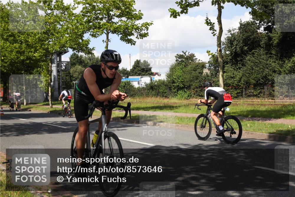 10.08.2025 - GEWOBA Citytriathlon Bremen Yannick Fuchs http://msf.ph/oto/8573646 10.08.2025 13:05:59 Radfahren 573, 616, 630, 741, 767, 793, 857, 918, 948, 962, 981 meine-sportfotos.de