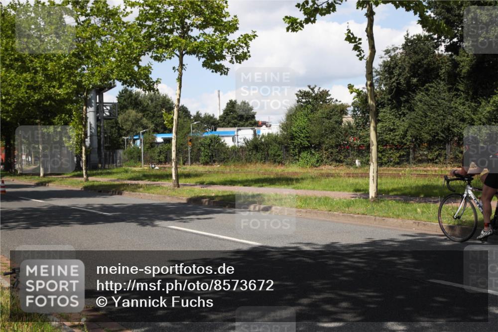 10.08.2025 - GEWOBA Citytriathlon Bremen Yannick Fuchs http://msf.ph/oto/8573672 10.08.2025 13:06:32 Radfahren 621, 655, 699, 732, 788, 840, 856, 927, 1026 meine-sportfotos.de