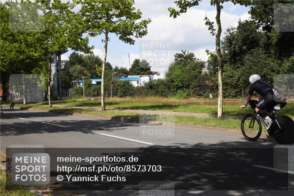 10.08.2025 - GEWOBA Citytriathlon Bremen Yannick Fuchs http://msf.ph/oto/8573703 10.08.2025 13:07:03 Radfahren 638, 649, 679, 724, 806, 820, 888, 903 meine-sportfotos.de