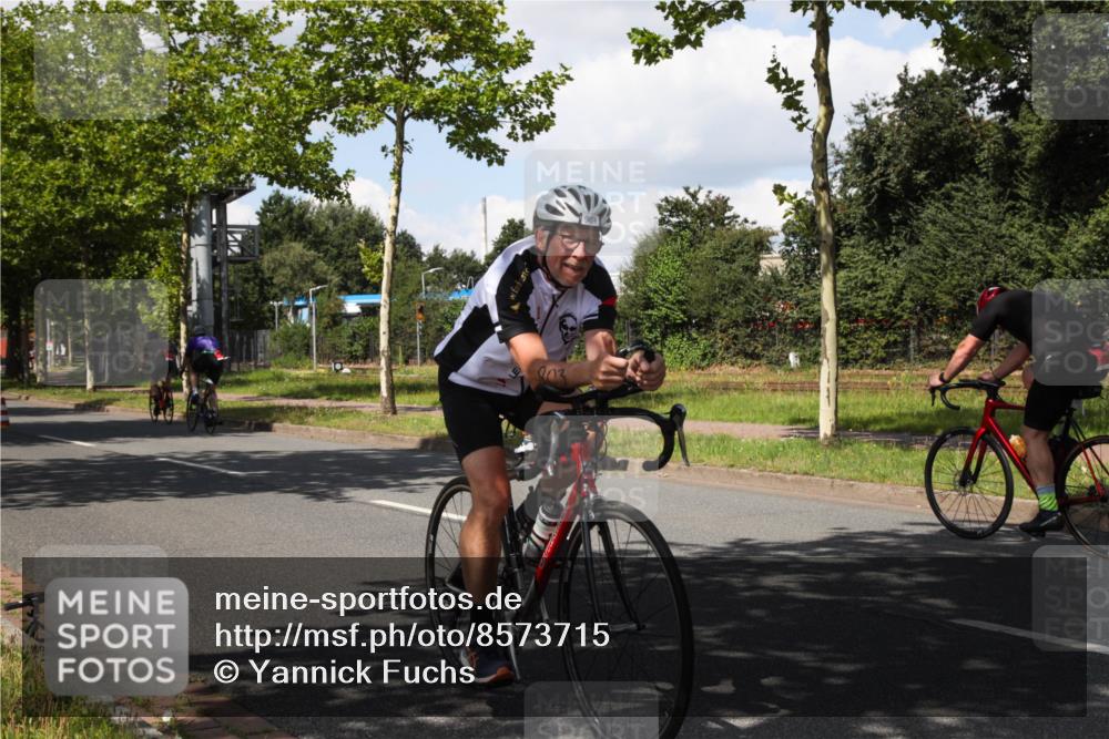 10.08.2025 - GEWOBA Citytriathlon Bremen Yannick Fuchs http://msf.ph/oto/8573715 10.08.2025 13:07:15 Radfahren 649, 656, 717, 724, 806, 820, 888, 903, 950 meine-sportfotos.de