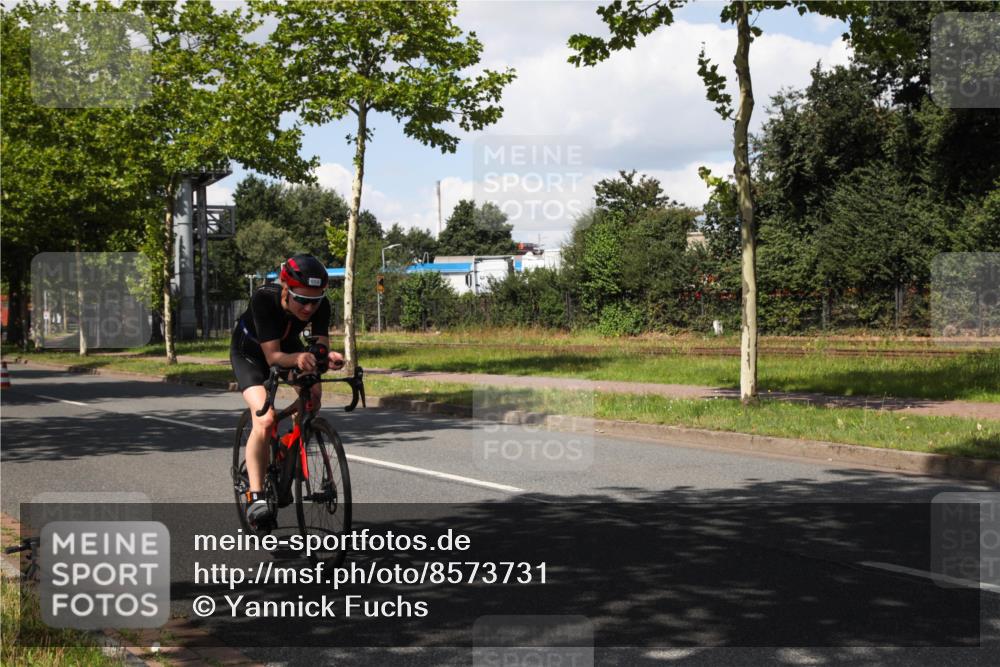 10.08.2025 - GEWOBA Citytriathlon Bremen Yannick Fuchs http://msf.ph/oto/8573731 10.08.2025 13:07:31 Radfahren 648, 656, 873, 950, 959 meine-sportfotos.de