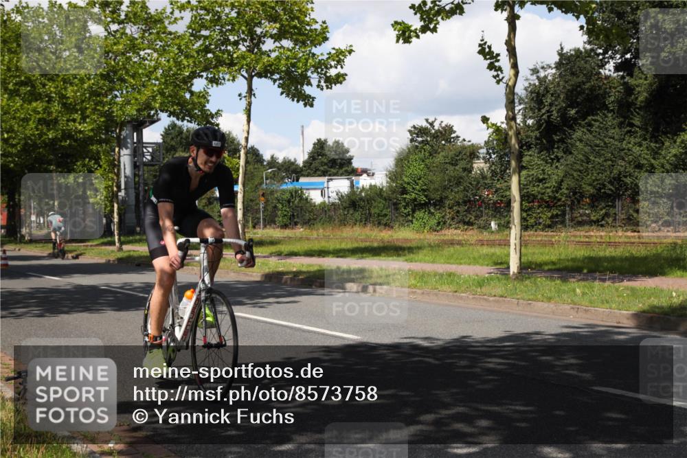 10.08.2025 - GEWOBA Citytriathlon Bremen Yannick Fuchs http://msf.ph/oto/8573758 10.08.2025 13:08:13 Radfahren 626, 643, 666, 687, 792, 838, 852, 980 meine-sportfotos.de