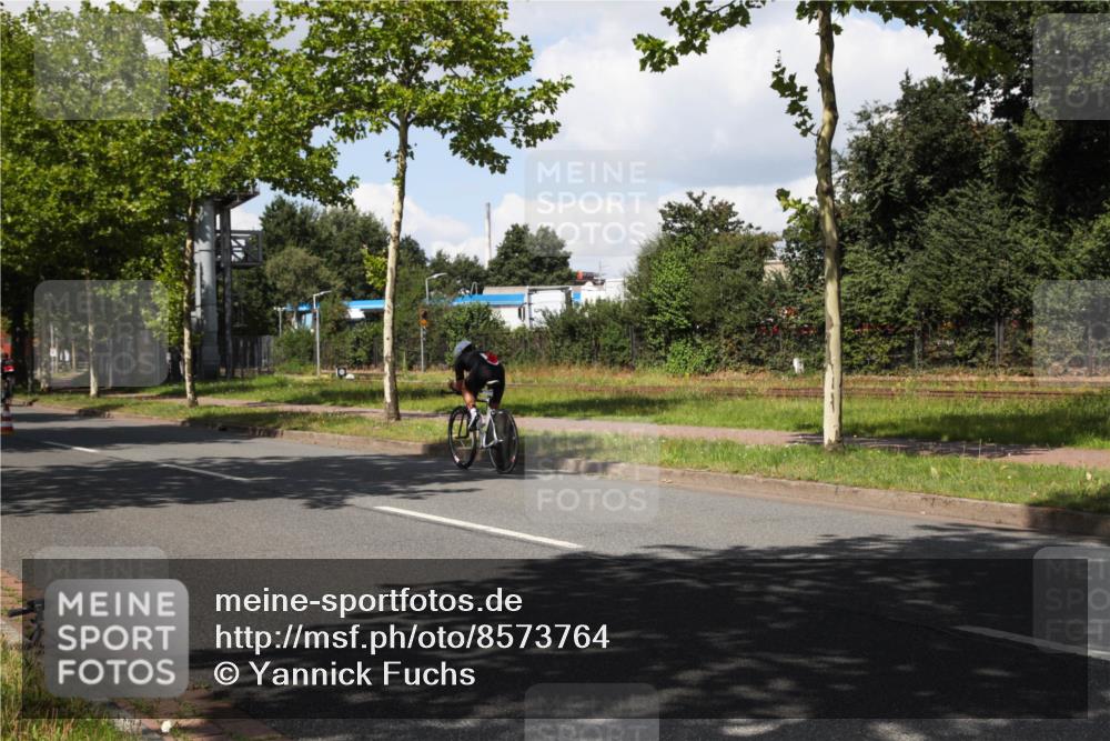 10.08.2025 - GEWOBA Citytriathlon Bremen Yannick Fuchs http://msf.ph/oto/8573764 10.08.2025 13:08:20 Radfahren 626, 666, 687, 792, 836, 838, 855, 980 meine-sportfotos.de