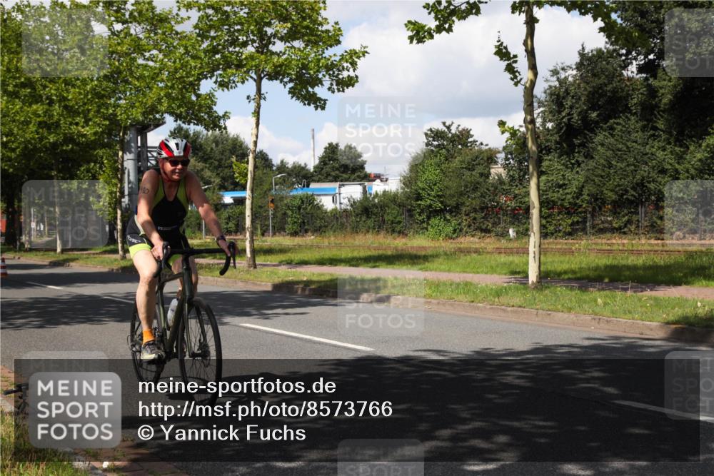 10.08.2025 - GEWOBA Citytriathlon Bremen Yannick Fuchs http://msf.ph/oto/8573766 10.08.2025 13:08:28 Radfahren 551, 552, 692, 702, 768, 824, 836, 855, 859, 968, 980 meine-sportfotos.de