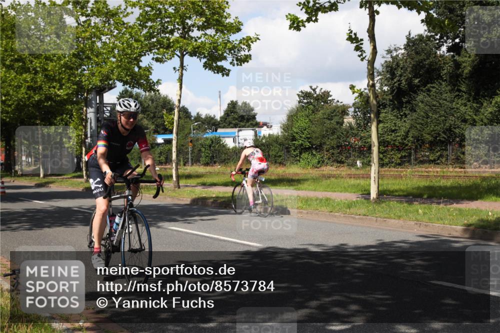 10.08.2025 - GEWOBA Citytriathlon Bremen Yannick Fuchs http://msf.ph/oto/8573784 10.08.2025 13:08:40 Radfahren 551, 552, 692, 702, 768, 824, 836, 855, 859, 912, 968, 1016 meine-sportfotos.de