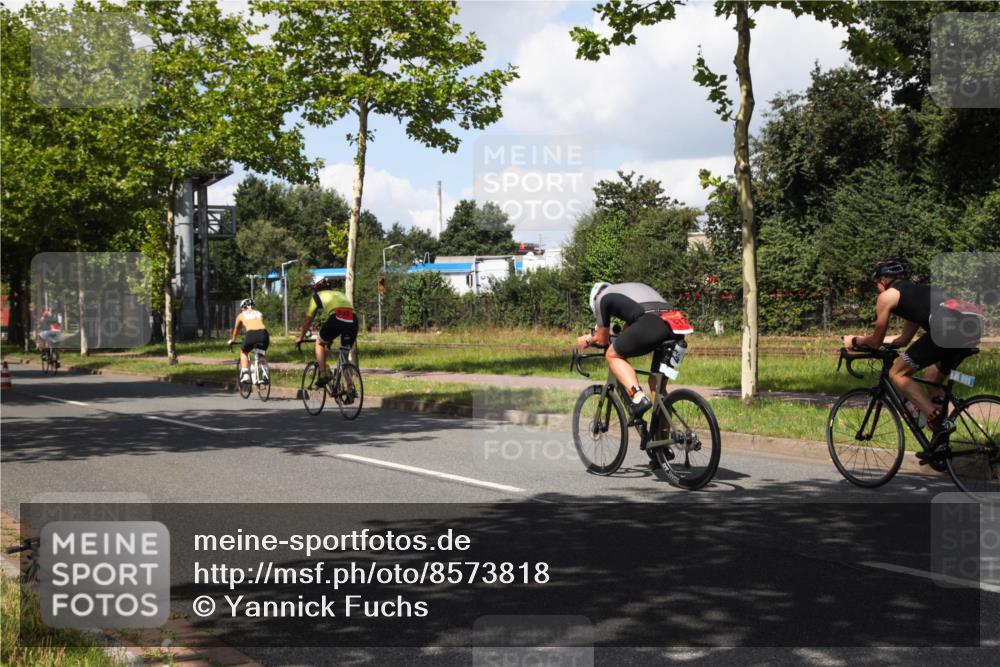 10.08.2025 - GEWOBA Citytriathlon Bremen Yannick Fuchs http://msf.ph/oto/8573818 10.08.2025 13:09:46 Radfahren 681, 770, 942 meine-sportfotos.de