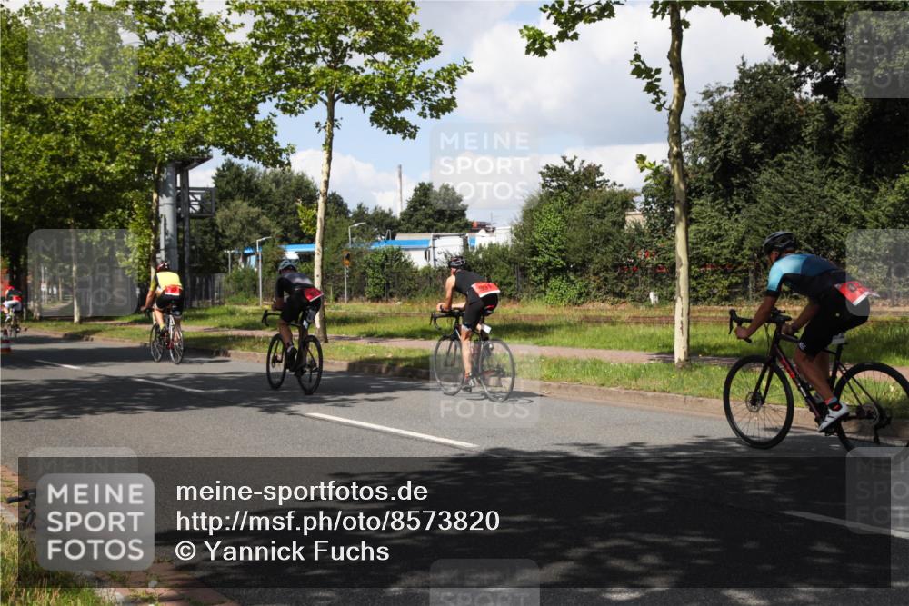 10.08.2025 - GEWOBA Citytriathlon Bremen Yannick Fuchs http://msf.ph/oto/8573820 10.08.2025 13:09:47 Radfahren 681, 770, 942 meine-sportfotos.de