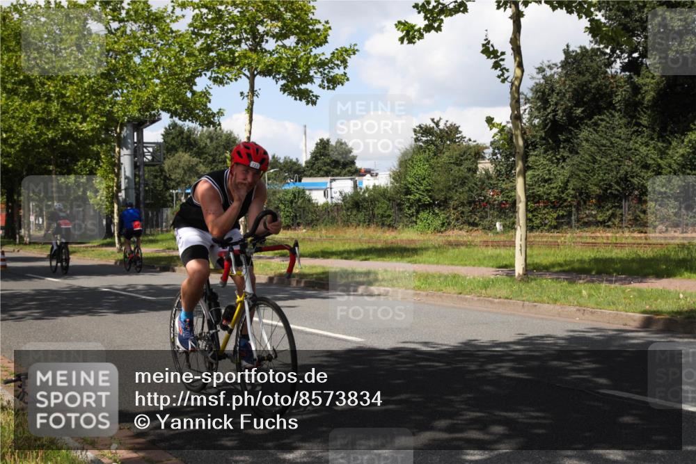 10.08.2025 - GEWOBA Citytriathlon Bremen Yannick Fuchs http://msf.ph/oto/8573834 10.08.2025 13:10:41 Radfahren 722, 833, 834, 858, 872, 891, 935, 956, 1031 meine-sportfotos.de