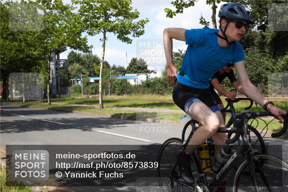 10.08.2025 - GEWOBA Citytriathlon Bremen Yannick Fuchs http://msf.ph/oto/8573839 10.08.2025 13:11:16 Radfahren 593, 664, 686, 688, 708, 738, 759 meine-sportfotos.de