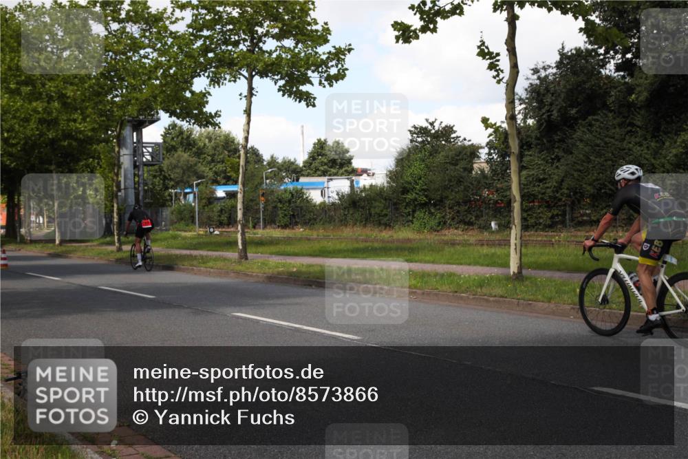 10.08.2025 - GEWOBA Citytriathlon Bremen Yannick Fuchs http://msf.ph/oto/8573866 10.08.2025 13:11:41 Radfahren 604, 635, 667, 750, 894, 915, 933, 937, 966, 1017, 1032 meine-sportfotos.de