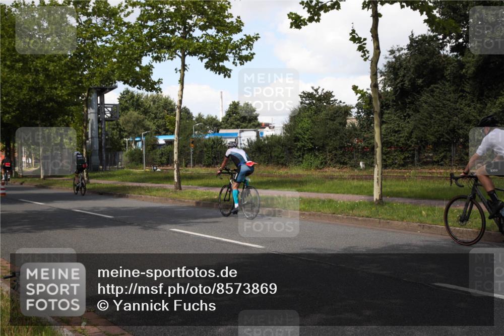 10.08.2025 - GEWOBA Citytriathlon Bremen Yannick Fuchs http://msf.ph/oto/8573869 10.08.2025 13:11:43 Radfahren 604, 635, 667, 750, 894, 933, 937, 966, 1017, 1032 meine-sportfotos.de
