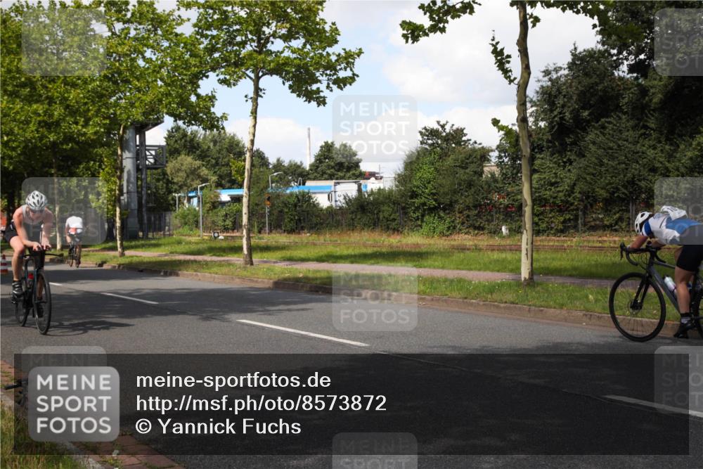 10.08.2025 - GEWOBA Citytriathlon Bremen Yannick Fuchs http://msf.ph/oto/8573872 10.08.2025 13:11:47 Radfahren 604, 635, 667, 750, 894, 933, 937, 966, 1017, 1032 meine-sportfotos.de