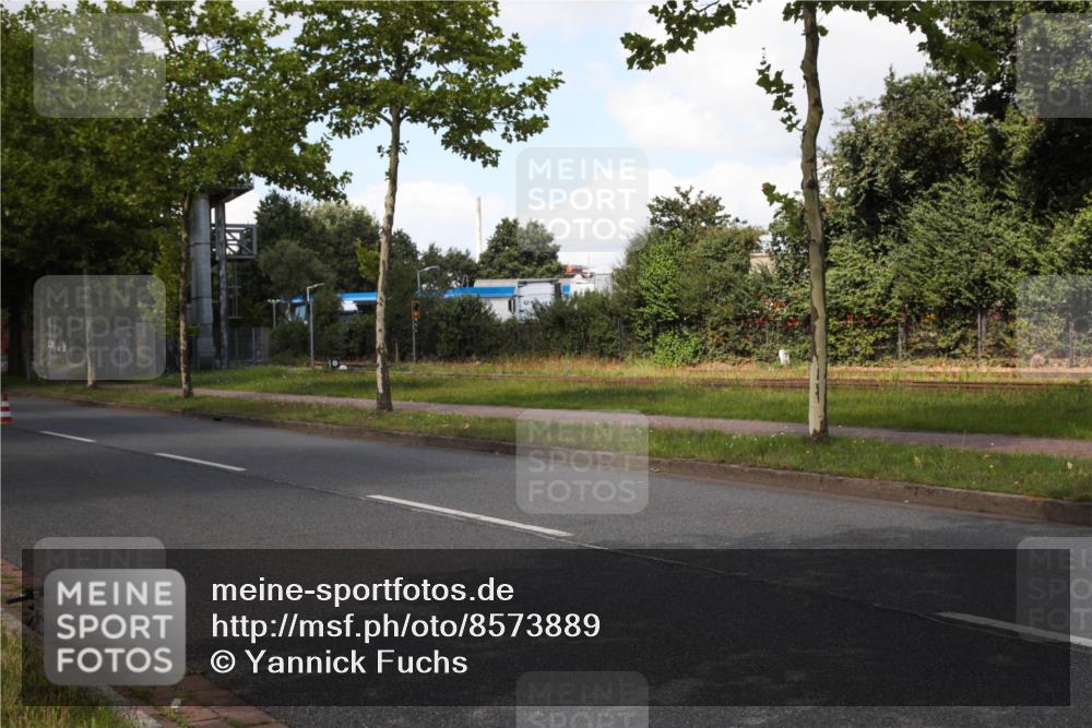 10.08.2025 - GEWOBA Citytriathlon Bremen Yannick Fuchs http://msf.ph/oto/8573889 10.08.2025 13:12:14 Radfahren  meine-sportfotos.de