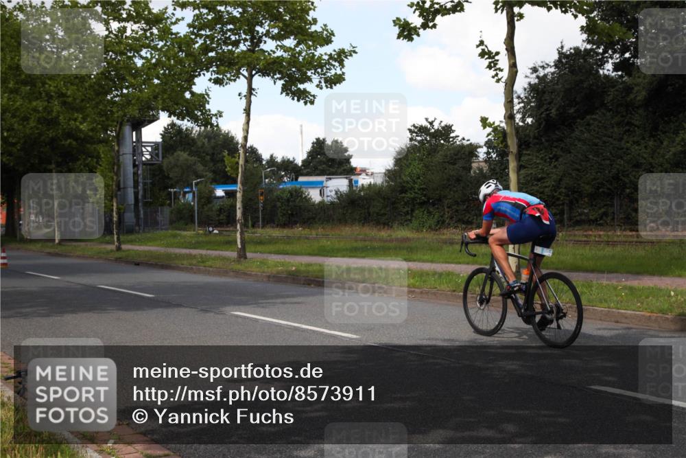 10.08.2025 - GEWOBA Citytriathlon Bremen Yannick Fuchs http://msf.ph/oto/8573911 10.08.2025 13:13:07 Radfahren  meine-sportfotos.de