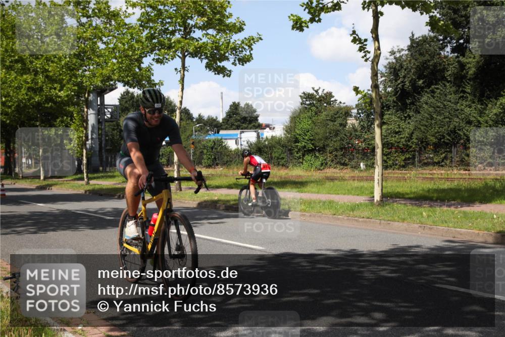 10.08.2025 - GEWOBA Citytriathlon Bremen Yannick Fuchs http://msf.ph/oto/8573936 10.08.2025 13:14:08 Radfahren 555, 707, 764, 766, 783, 804, 1019 meine-sportfotos.de
