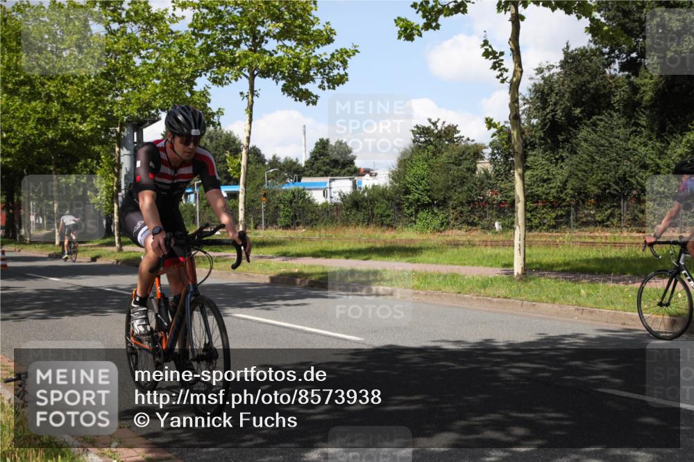 10.08.2025 - GEWOBA Citytriathlon Bremen Yannick Fuchs http://msf.ph/oto/8573938 10.08.2025 13:14:16 Radfahren 555, 707, 764, 766, 783, 1019 meine-sportfotos.de