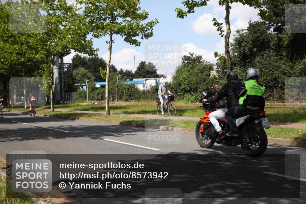 10.08.2025 - GEWOBA Citytriathlon Bremen Yannick Fuchs http://msf.ph/oto/8573942 10.08.2025 13:14:38 Radfahren 772, 877 meine-sportfotos.de