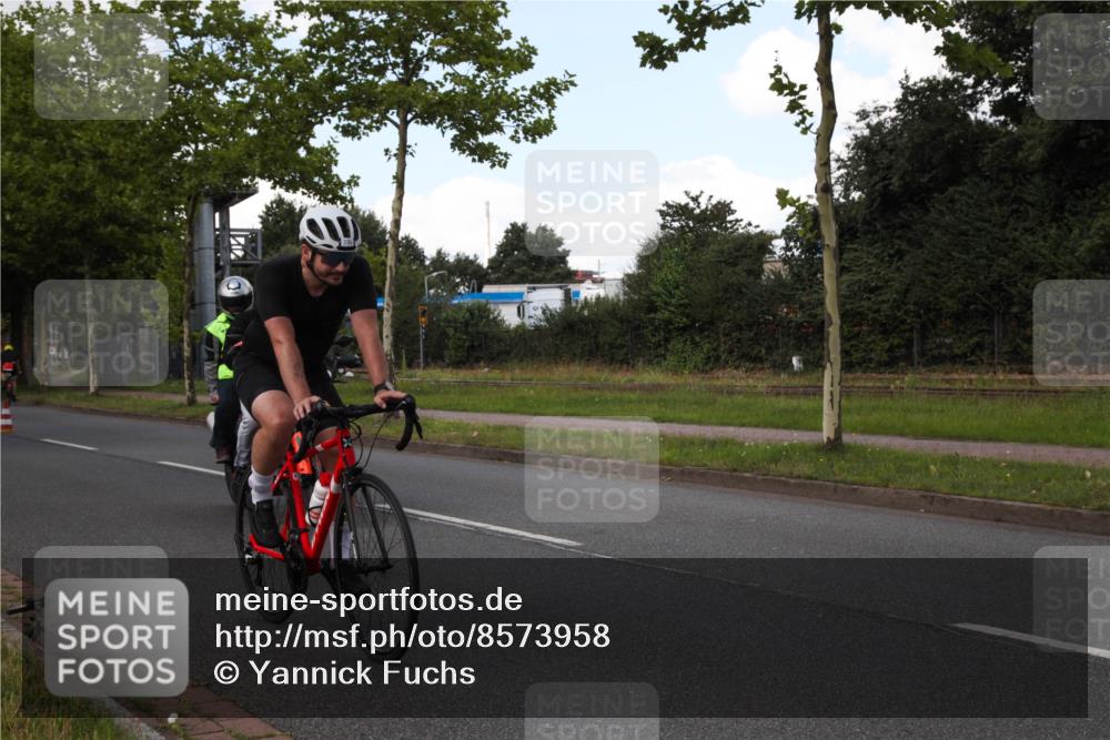 10.08.2025 - GEWOBA Citytriathlon Bremen Yannick Fuchs http://msf.ph/oto/8573958 10.08.2025 13:15:24 Radfahren 736, 749, 758, 765, 940, 969 meine-sportfotos.de