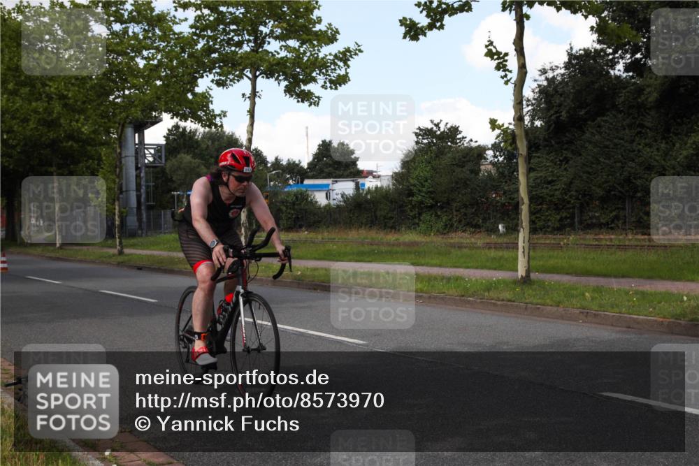 10.08.2025 - GEWOBA Citytriathlon Bremen Yannick Fuchs http://msf.ph/oto/8573970 10.08.2025 13:15:44 Radfahren 636, 843, 900, 1025 meine-sportfotos.de