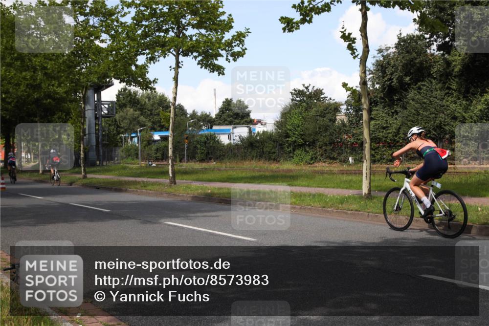 10.08.2025 - GEWOBA Citytriathlon Bremen Yannick Fuchs http://msf.ph/oto/8573983 10.08.2025 13:16:16 Radfahren 591, 632, 892 meine-sportfotos.de