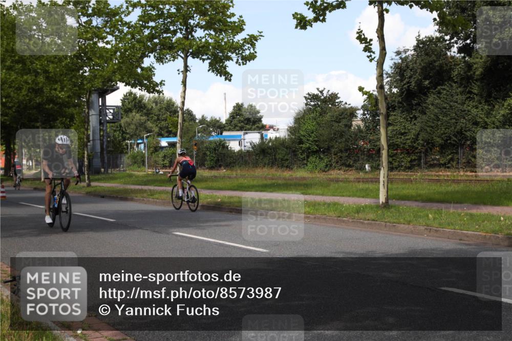 10.08.2025 - GEWOBA Citytriathlon Bremen Yannick Fuchs http://msf.ph/oto/8573987 10.08.2025 13:16:17 Radfahren 591, 632, 892 meine-sportfotos.de