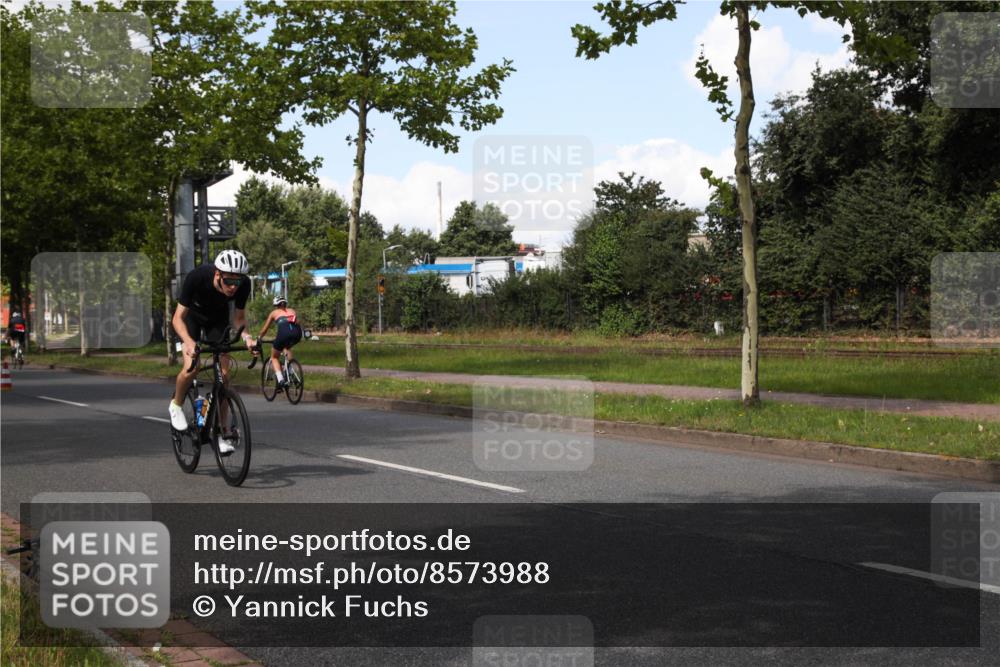 10.08.2025 - GEWOBA Citytriathlon Bremen Yannick Fuchs http://msf.ph/oto/8573988 10.08.2025 13:16:17 Radfahren 591, 632, 892 meine-sportfotos.de