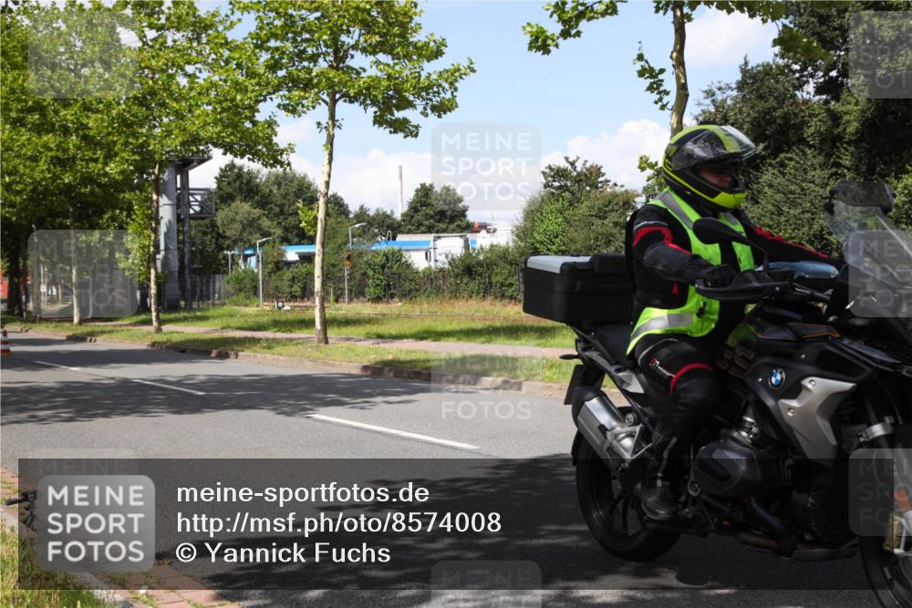 10.08.2025 - GEWOBA Citytriathlon Bremen Yannick Fuchs http://msf.ph/oto/8574008 10.08.2025 13:17:40 Radfahren 567, 825, 853, 1018 meine-sportfotos.de