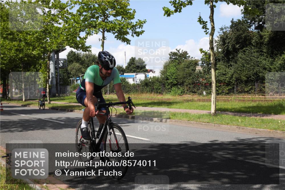 10.08.2025 - GEWOBA Citytriathlon Bremen Yannick Fuchs http://msf.ph/oto/8574011 10.08.2025 13:18:28 Radfahren 596, 934 meine-sportfotos.de