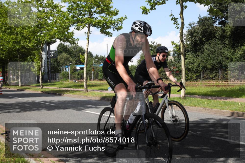 10.08.2025 - GEWOBA Citytriathlon Bremen Yannick Fuchs http://msf.ph/oto/8574018 10.08.2025 13:19:15 Radfahren 671, 762, 803, 899, 983, 1002 meine-sportfotos.de