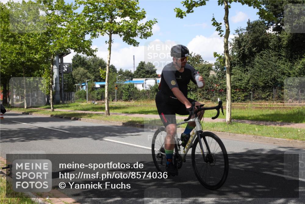 10.08.2025 - GEWOBA Citytriathlon Bremen Yannick Fuchs http://msf.ph/oto/8574036 10.08.2025 13:22:00 Radfahren 663, 923 meine-sportfotos.de