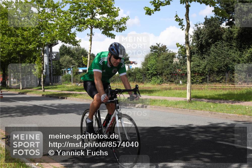 10.08.2025 - GEWOBA Citytriathlon Bremen Yannick Fuchs http://msf.ph/oto/8574040 10.08.2025 13:22:43 Radfahren 829 meine-sportfotos.de