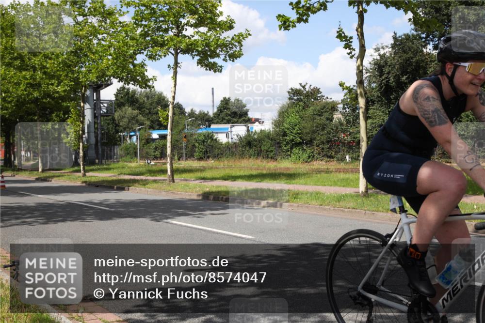 10.08.2025 - GEWOBA Citytriathlon Bremen Yannick Fuchs http://msf.ph/oto/8574047 10.08.2025 13:23:28 Radfahren 908, 925, 939, 945, 946, 954 meine-sportfotos.de