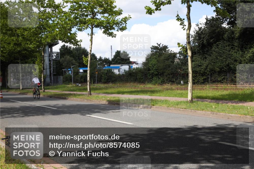 10.08.2025 - GEWOBA Citytriathlon Bremen Yannick Fuchs http://msf.ph/oto/8574085 10.08.2025 13:27:16 Radfahren 909 meine-sportfotos.de