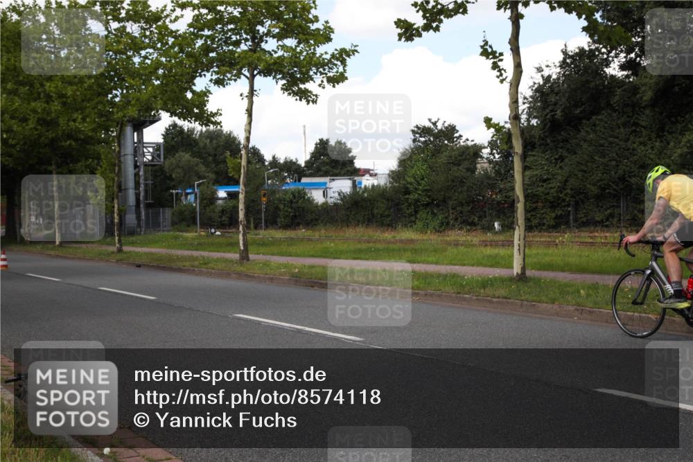 10.08.2025 - GEWOBA Citytriathlon Bremen Yannick Fuchs http://msf.ph/oto/8574118 10.08.2025 13:29:01 Radfahren  meine-sportfotos.de