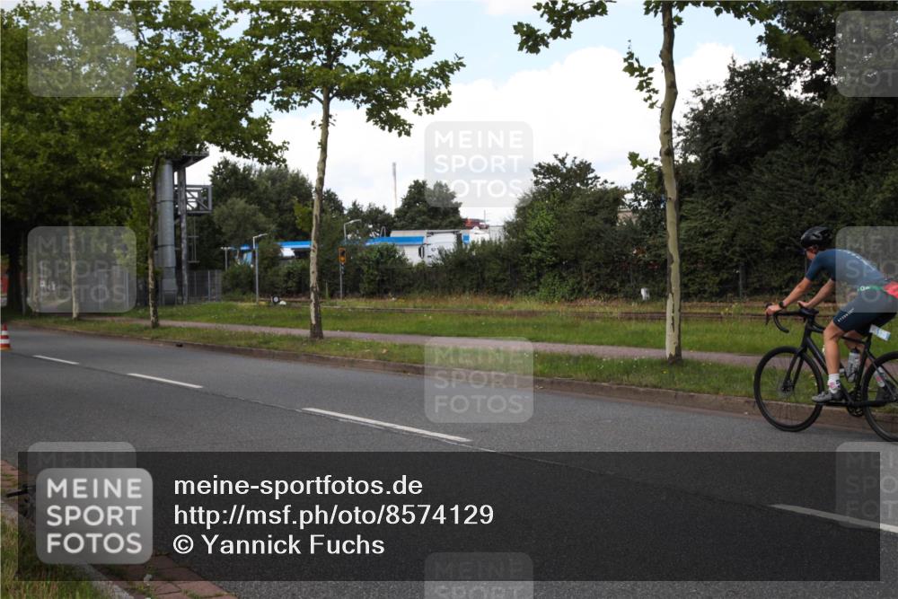 10.08.2025 - GEWOBA Citytriathlon Bremen Yannick Fuchs http://msf.ph/oto/8574129 10.08.2025 13:31:10 Radfahren 922, 968 meine-sportfotos.de