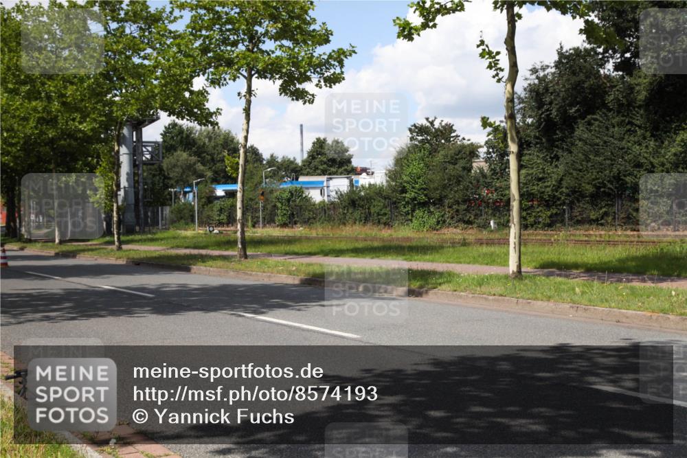 10.08.2025 - GEWOBA Citytriathlon Bremen Yannick Fuchs http://msf.ph/oto/8574193 10.08.2025 13:37:17 Radfahren  meine-sportfotos.de