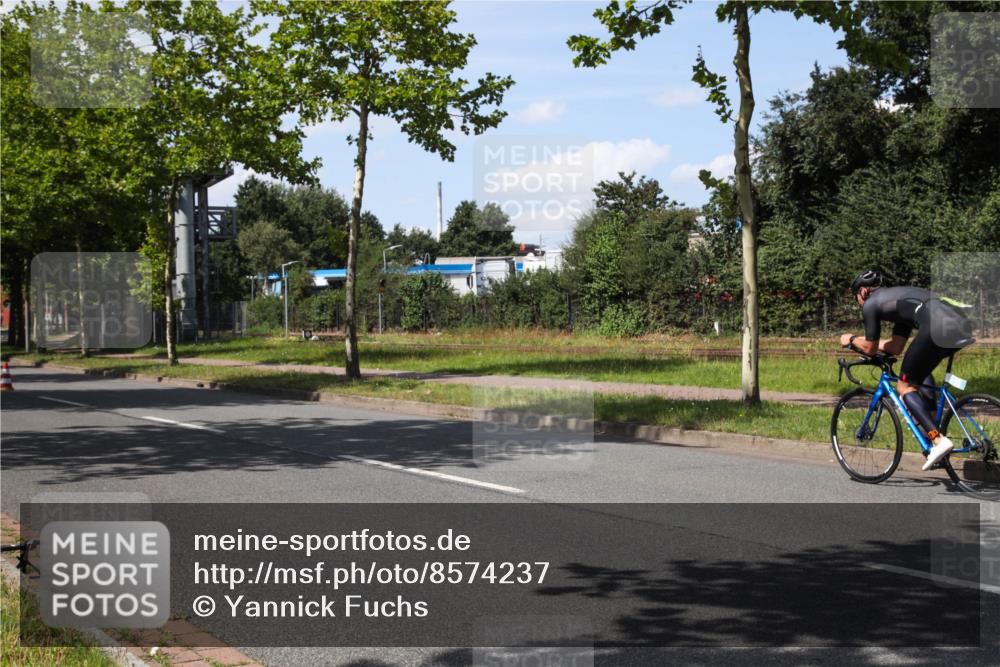 10.08.2025 - GEWOBA Citytriathlon Bremen Yannick Fuchs http://msf.ph/oto/8574237 10.08.2025 14:06:48 Radfahren  meine-sportfotos.de