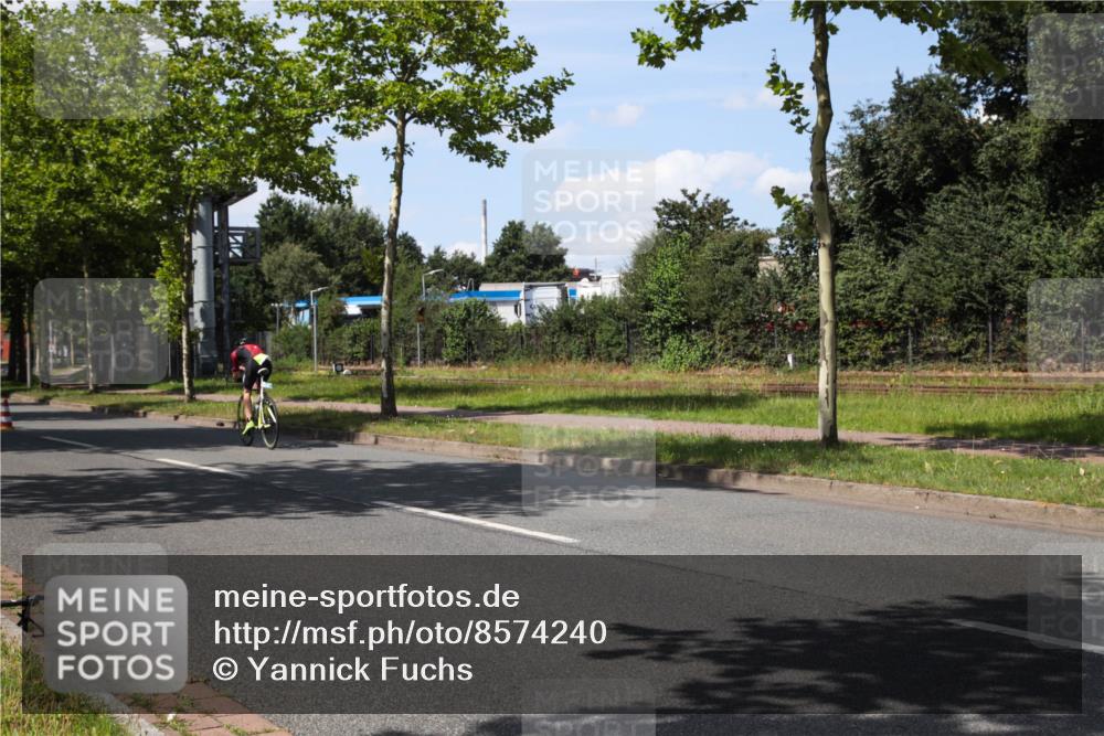 10.08.2025 - GEWOBA Citytriathlon Bremen Yannick Fuchs http://msf.ph/oto/8574240 10.08.2025 14:07:31 Radfahren 89 meine-sportfotos.de