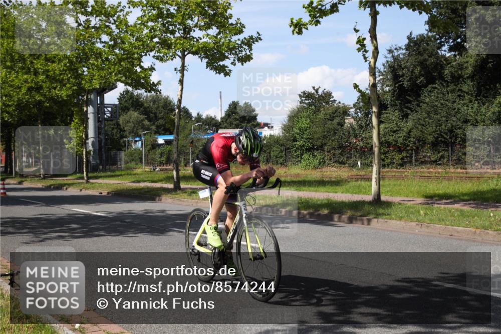 10.08.2025 - GEWOBA Citytriathlon Bremen Yannick Fuchs http://msf.ph/oto/8574244 10.08.2025 14:08:20 Radfahren 3 meine-sportfotos.de