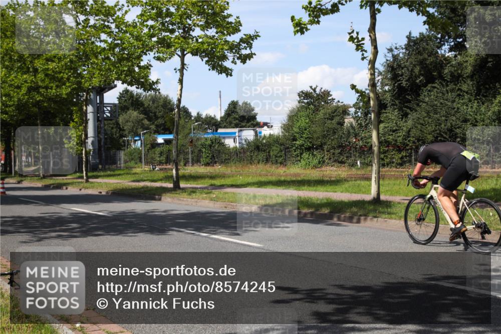 10.08.2025 - GEWOBA Citytriathlon Bremen Yannick Fuchs http://msf.ph/oto/8574245 10.08.2025 14:08:21 Radfahren 3 meine-sportfotos.de