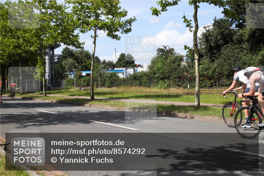 10.08.2025 - GEWOBA Citytriathlon Bremen Yannick Fuchs http://msf.ph/oto/8574292 10.08.2025 14:11:34 Radfahren 70, 161 meine-sportfotos.de