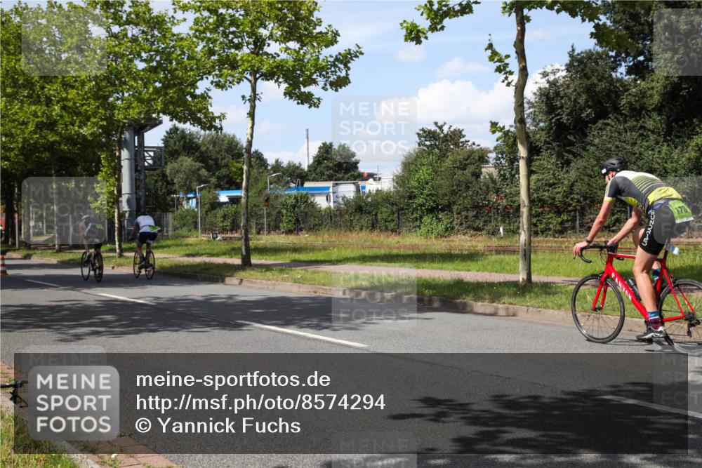 10.08.2025 - GEWOBA Citytriathlon Bremen Yannick Fuchs http://msf.ph/oto/8574294 10.08.2025 14:11:36 Radfahren 70, 161 meine-sportfotos.de